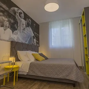 https://city-hall-apartrooms.splithotels.org